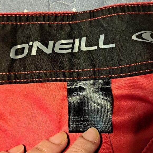 O'Neill Red board shorts size 28 - Picture 2 of 4